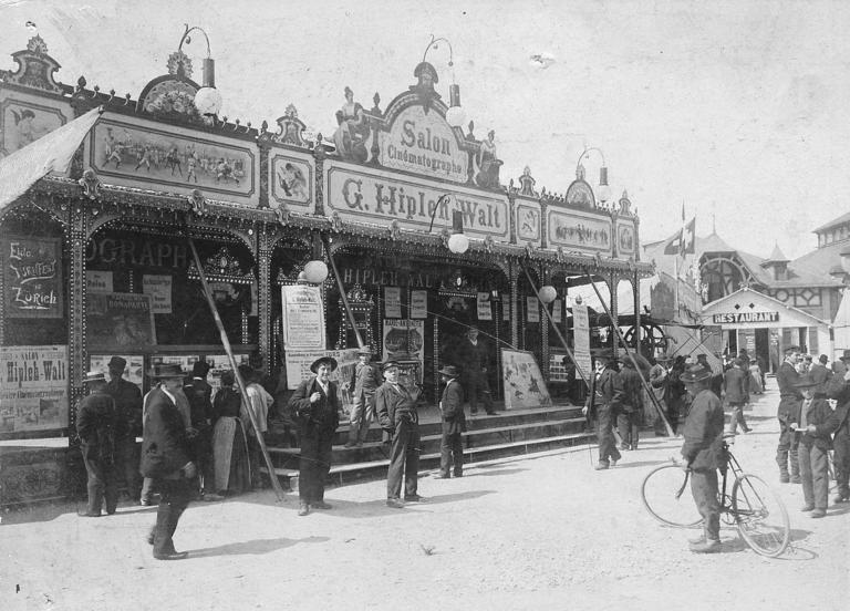 Photo du Cinématographe de Berne (1903), publiée dans le "Dictionnaire historique de la Suisse", édition en ligne 