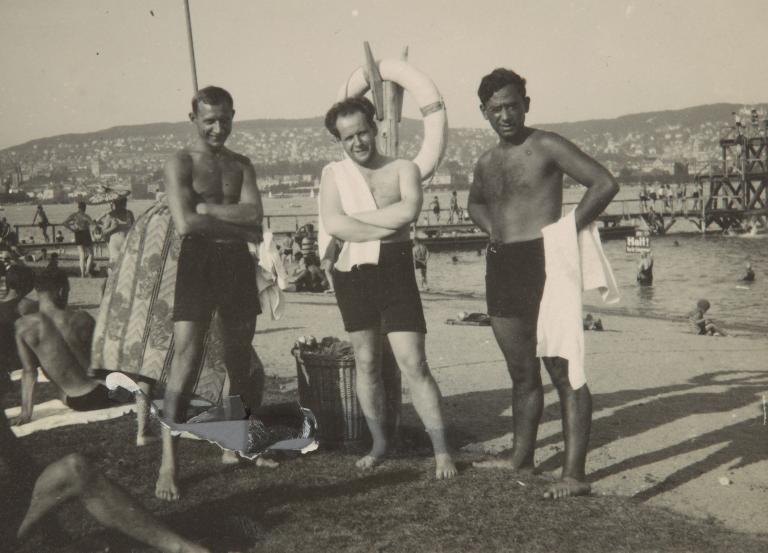 Eduard Tissé, Sergej M. Eisenstein, Lazar Wechsler à la plage de Wollishofen, 1929.