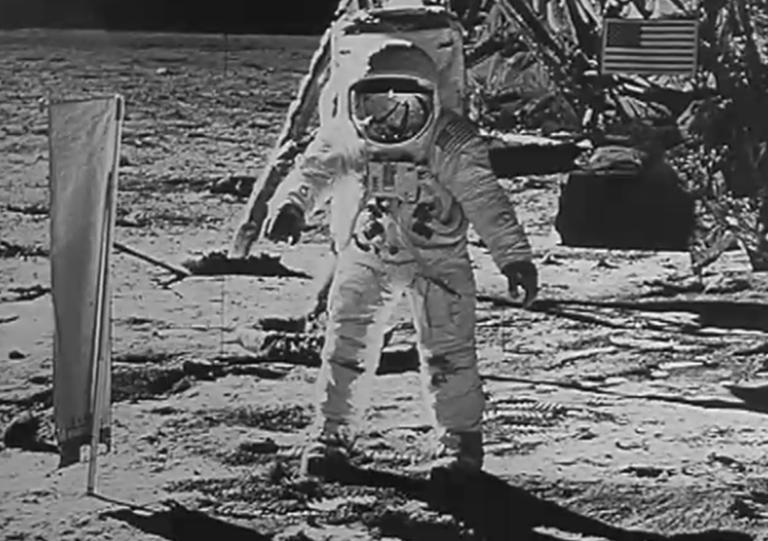 Les premiers pas sur la lune, un Ciné-Journal de 1969