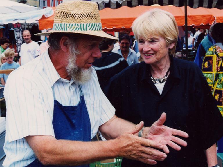 Jacqueline Veuve sur le tournage de Jour de marché