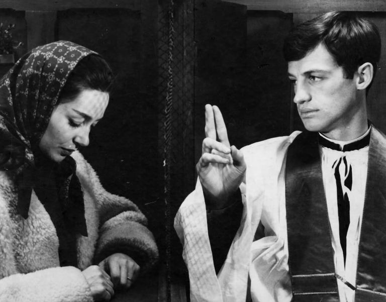 Avec Emmanuelle Riva dans Léon Morin, prêtre de Jean-Pierre Melville (1961)