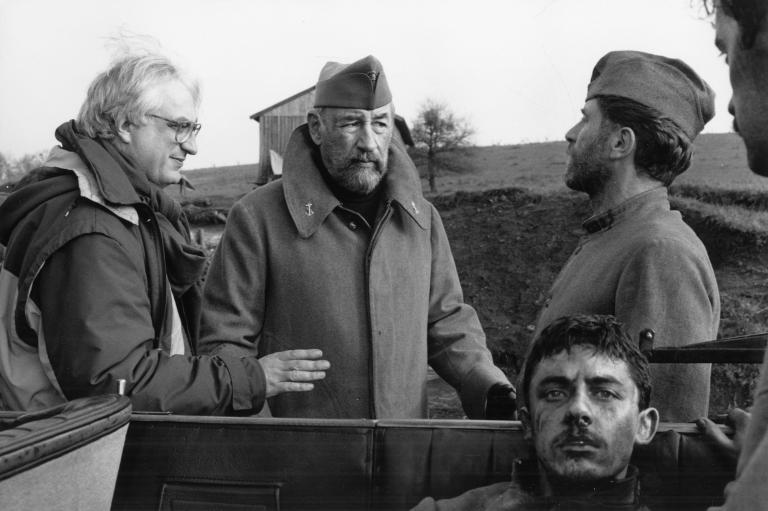 Bertrand Tavernier et Philippe Noiret sur le tournage de La vie et rien d'autre. Collections Cinémathèque suisse