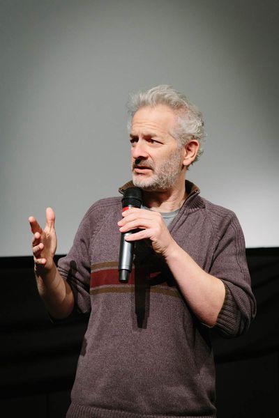 Le réalisateur Stephen Apkon présente son film "Disturbing the Peace" au Cinématographe, le 26.03.18 © Carine Roth
