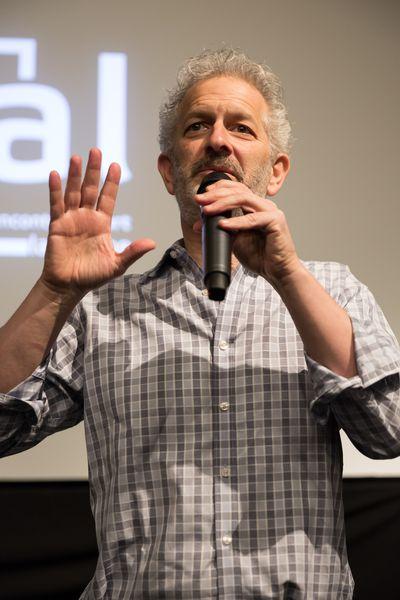Le réalisateur Stephen Apkon présente "Scarecrow" Jerry Schatzberg au Cinématographe, le 27.03.18 © Pierre-Yves Massot